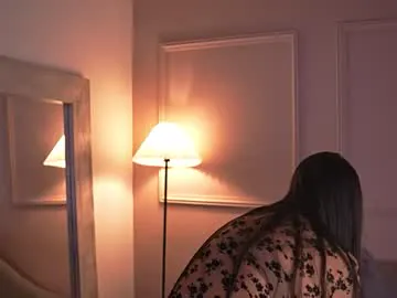 P A U L A  Instagram @_paulah11